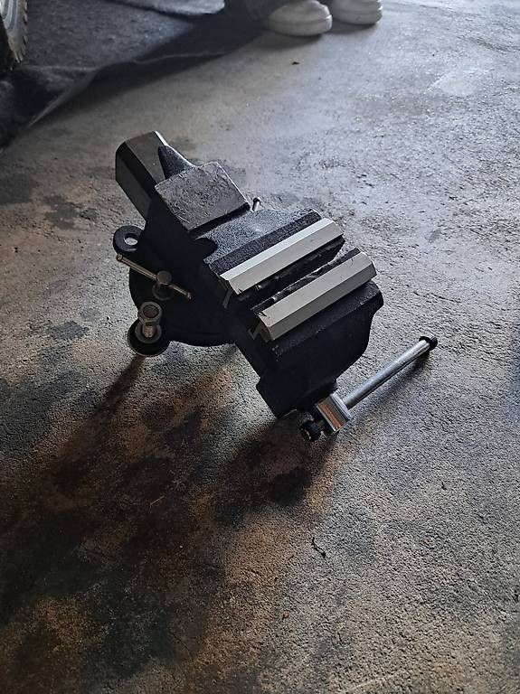 Tavoli: Vendo tavolo da Officina – Usato da Lugano venduto da pug_x7zg 1