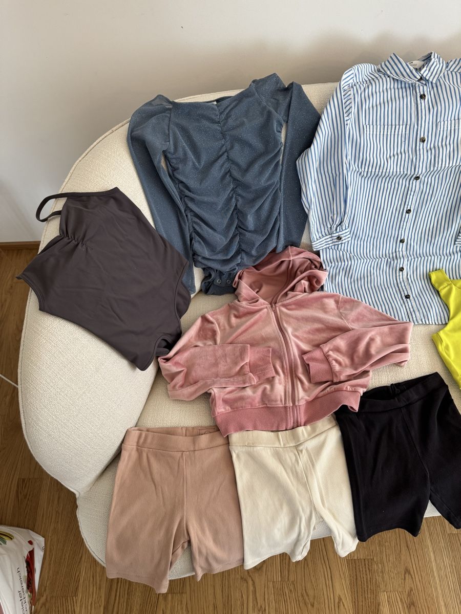 Lotti & Set di vestiti: Kinder Kleiderpaket Gr. 122/128 – Usato da Zürich venduto da joal2 1