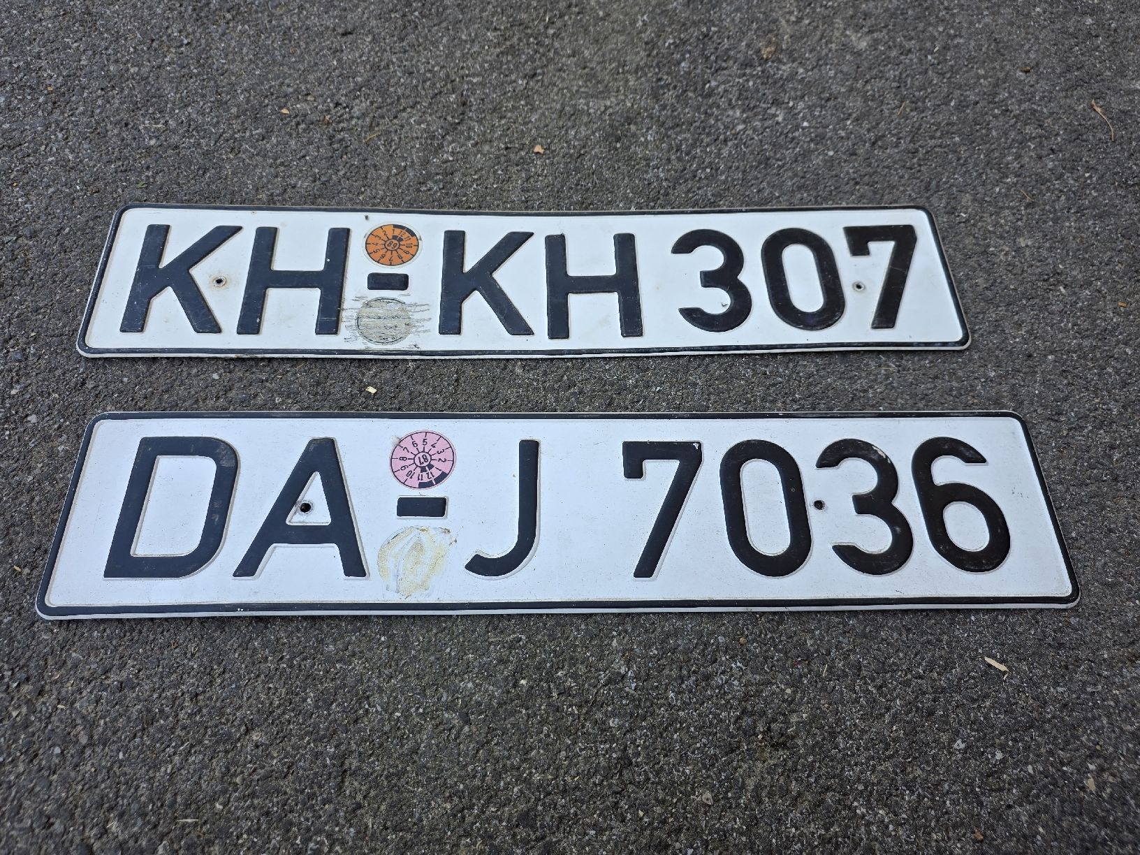 Insegne: Nummernschild Auto 2 Stk – Usato da Dorf venduto da Echo_Elements