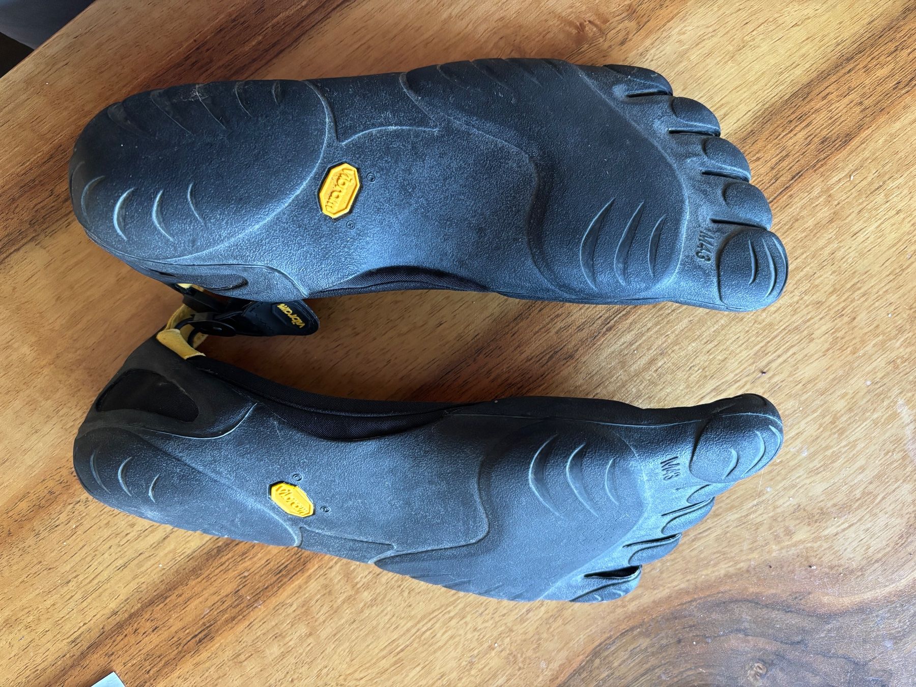 Vibram Scarpe da uomo: Zehenschuhe – Nuovo (secondo la descrizione) da Trogen venduto da dan_vq79 1