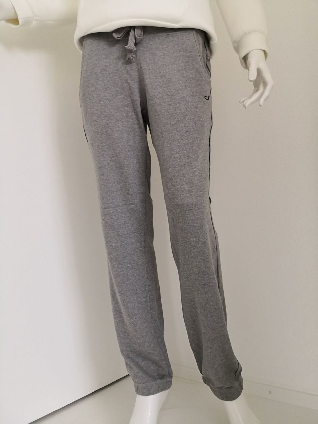 Mango Hosen: 🤩MANGO JOGGING-HOSE HELLGRAU NEUWERTIG & ARMANI P. – Neu (gemäss Beschreibung) aus Olten von Naja-Twins-Twins 2