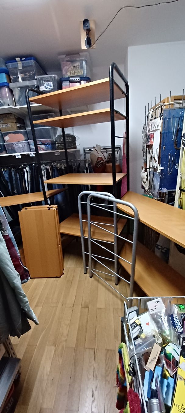 Scaffali: Nikolaus Gestell U-Form – Usato da Balsthal venduto da allerlei.Butik 2