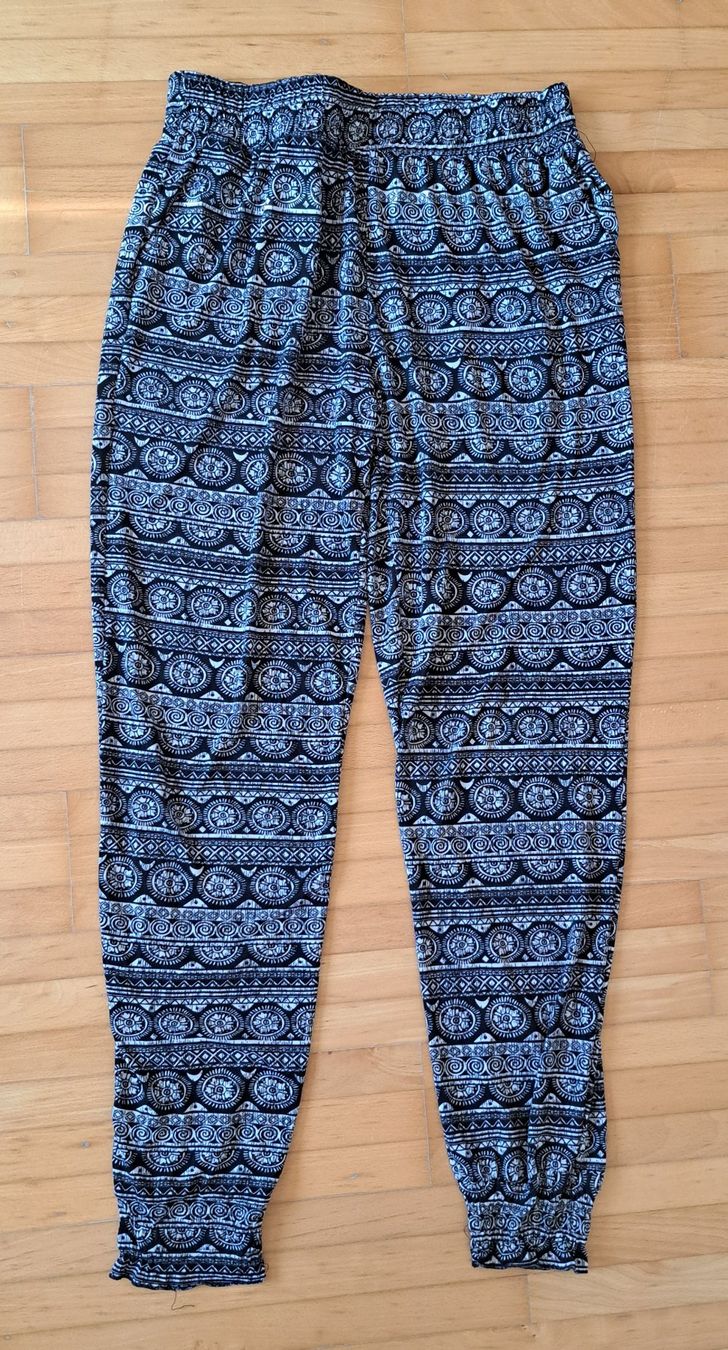 Pantaloni: Luftige Sommerhose Grösse 36 – Nuovo (secondo la descrizione) da künten venduto da himelblau