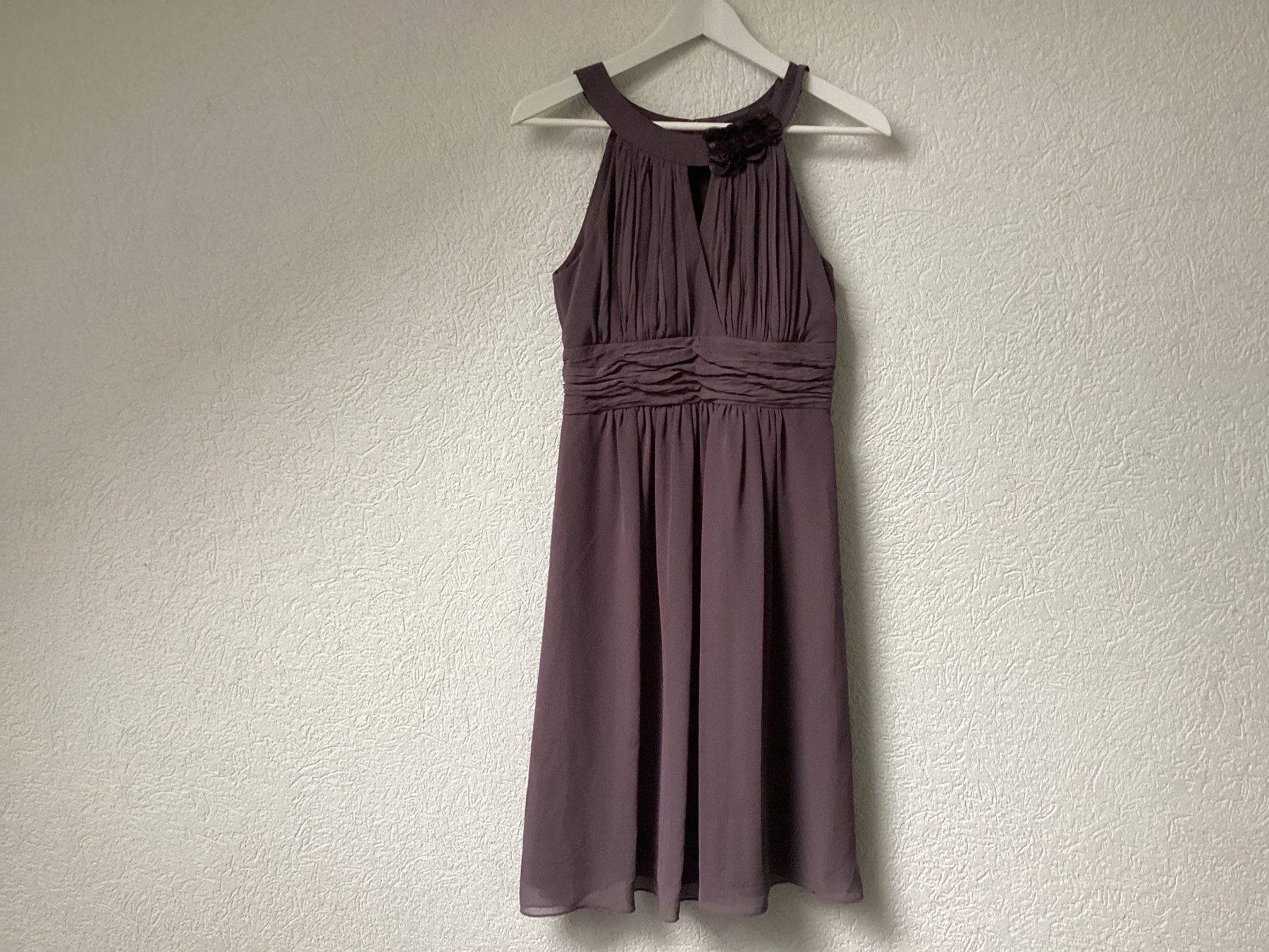 Kleider: Jake S Festliches, dunkellila Kleid, Gr. 36 – Gebraucht aus Homberg b. Thun von Homata