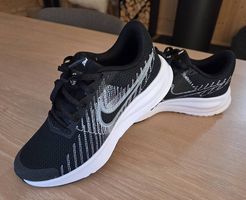 Nike W Run Defy Laufschuh, 38