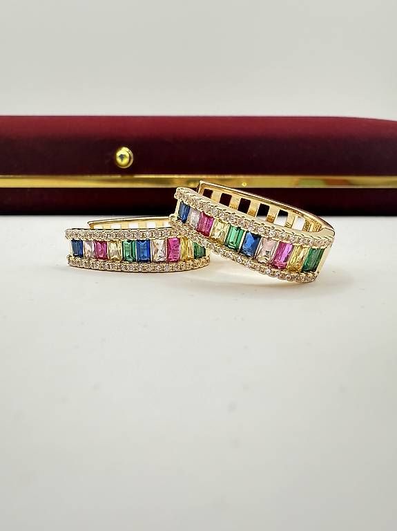 Ohrringe & -stecker: Regenbogen Zirkonia Ohrringe  – Gebraucht aus Thalwil von han_2b8c