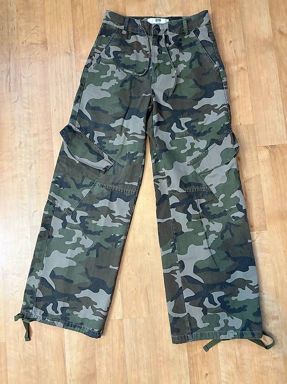 Pantaloni: Neu: Cargohose Camouflage Gr. 36 – Nuovo (secondo la descrizione) da Willisau venduto da ani_gtk8