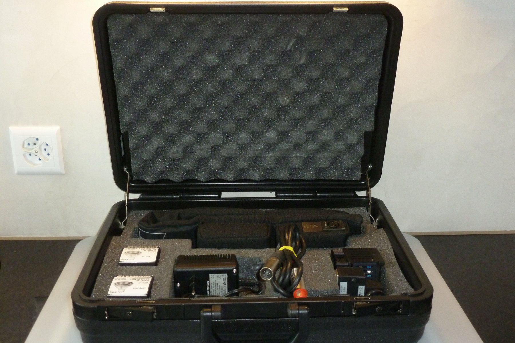 Fotocamera: Anton Bauer 13 Volt Video Gürtel-Beleuchtung Kit – Usato da Gwatt (Thun) venduto da Nocturnal_99 9