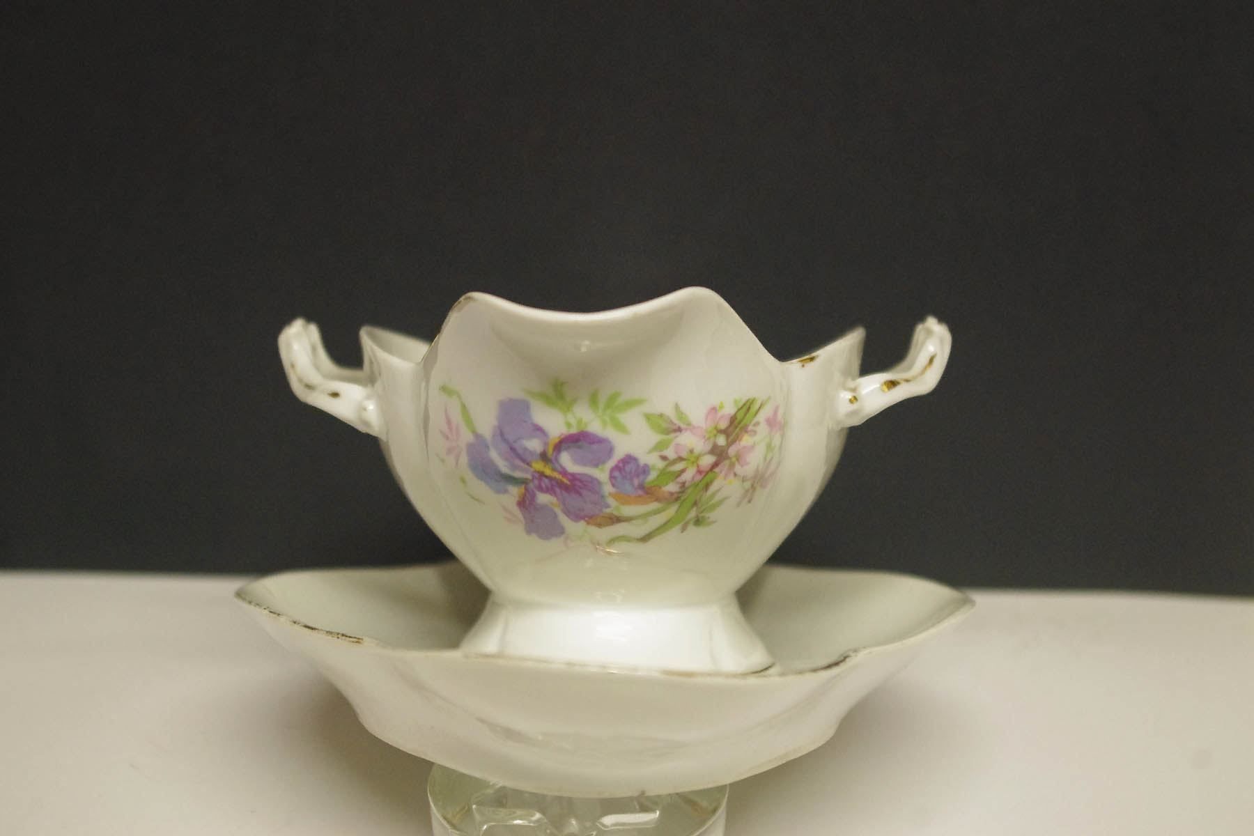 Coupes: Jugendstil Sauciere mit Liliendekor – D'occasion à Meggen par Brockitare 4