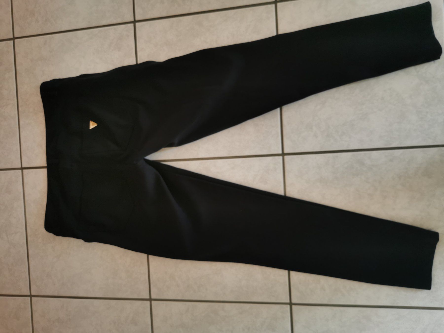 Guess Pantaloni: Hose Guess – Usato da Cama venduto da anto_a 1