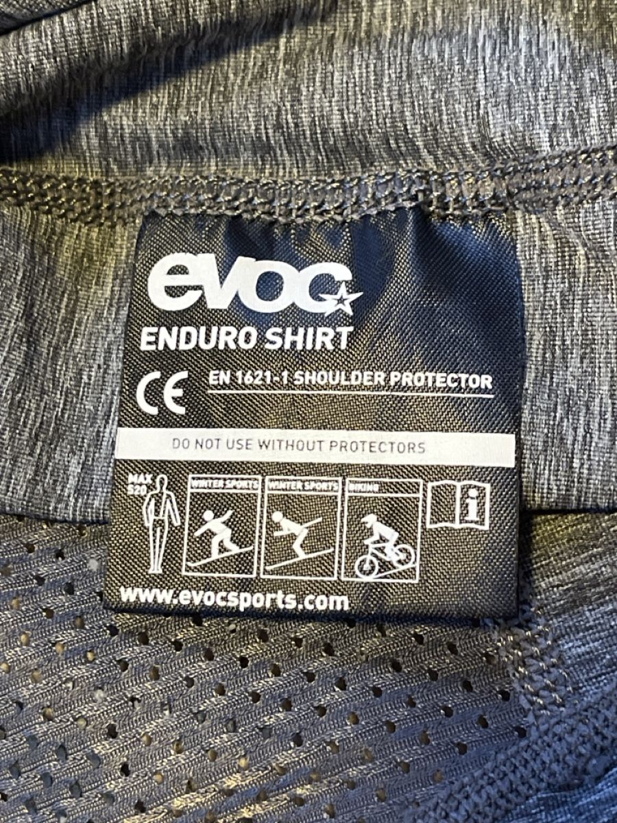 Protezioni & Imbottiture: Evoc Protektor-Shirt Gr. M,  Bike MTB Protektion  – Usato da Strengelbach venduto da Aschatan5 2