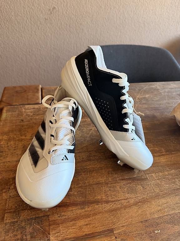 Chaussures hommes: Baseball Schuhe Adidas – Neuf avec emballage d'origine à Embrach par Omars.8424