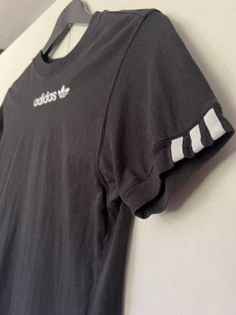 T-Shirt Adidas schwarz Grösse S guter Zustand