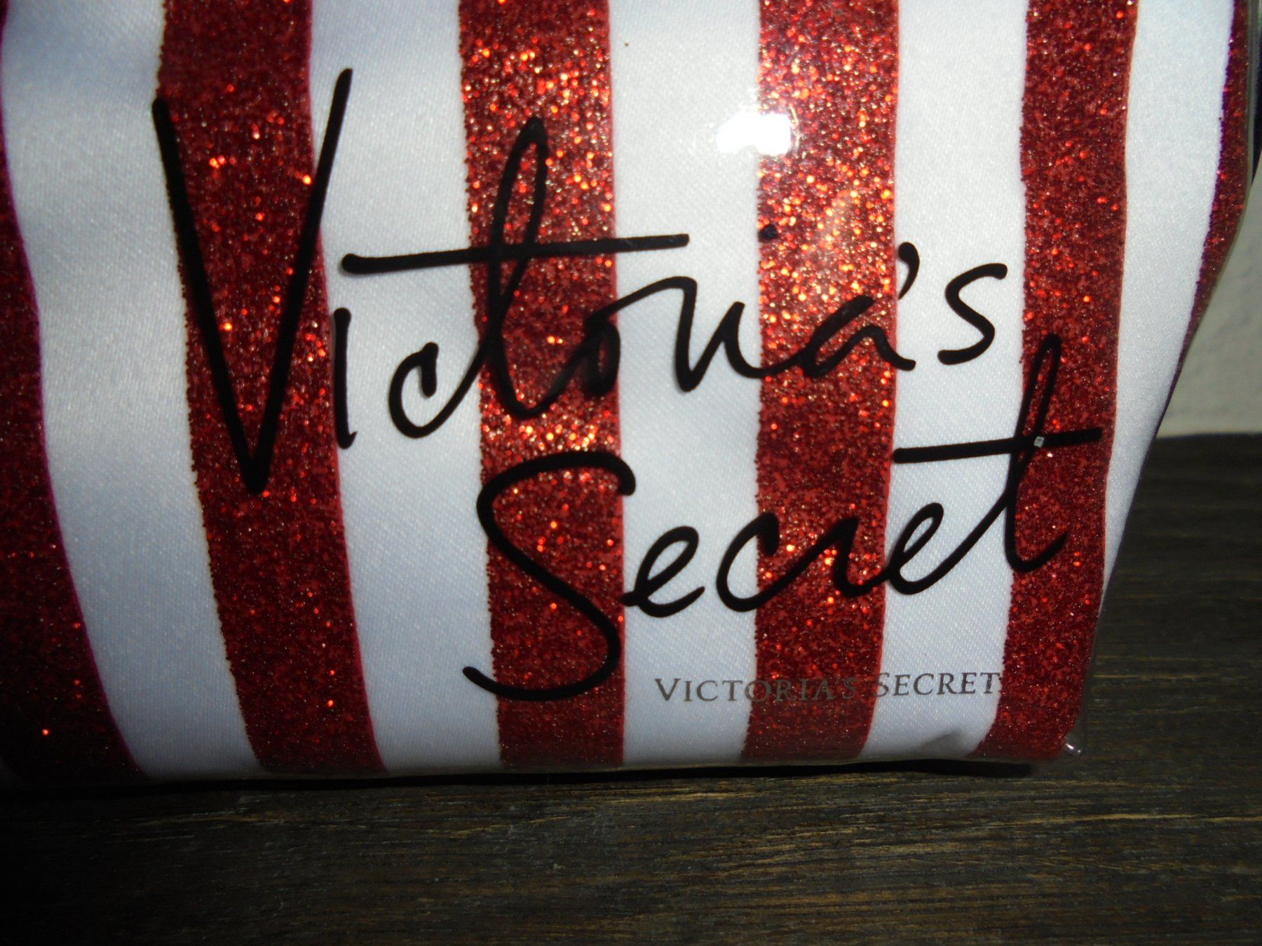 Victoria's Secret Custodie per cosmetici: VICTORIA'S SECRET SCHMINKTÄSCHCHEN – Nuovo e nell'imballaggio originale da Aarau Rohr venduto da PinkSchwein 1