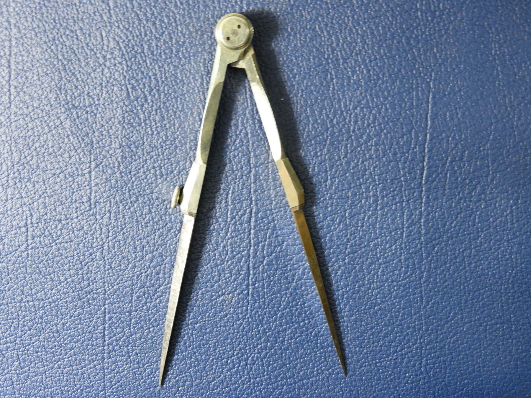 Tutti gli attrezzi: Alter Stechzirkel Metall – Usato da Horw venduto da luzernicus 4