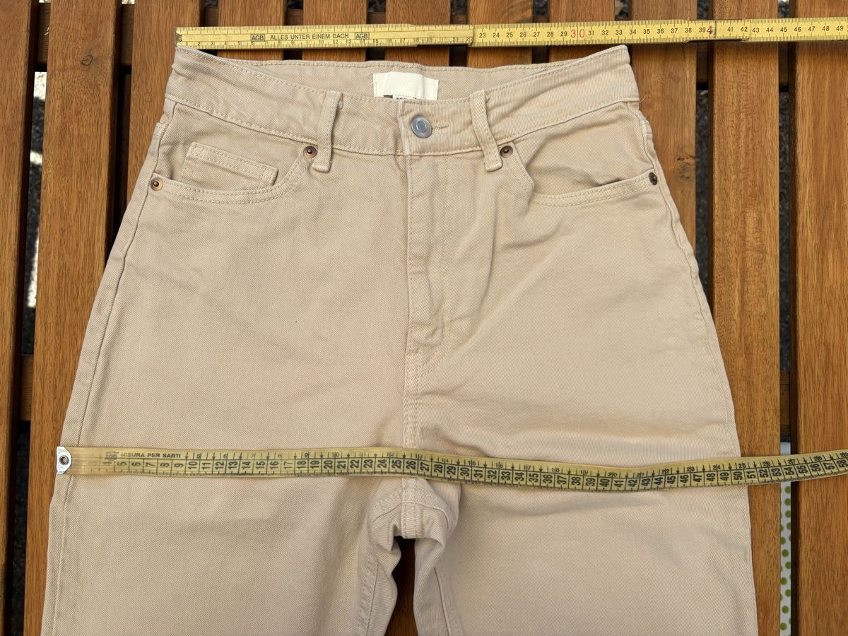 H&M Jeans: Damenjeans H&M 38 beige – Usato da Oensingen venduto da Chicotus 2