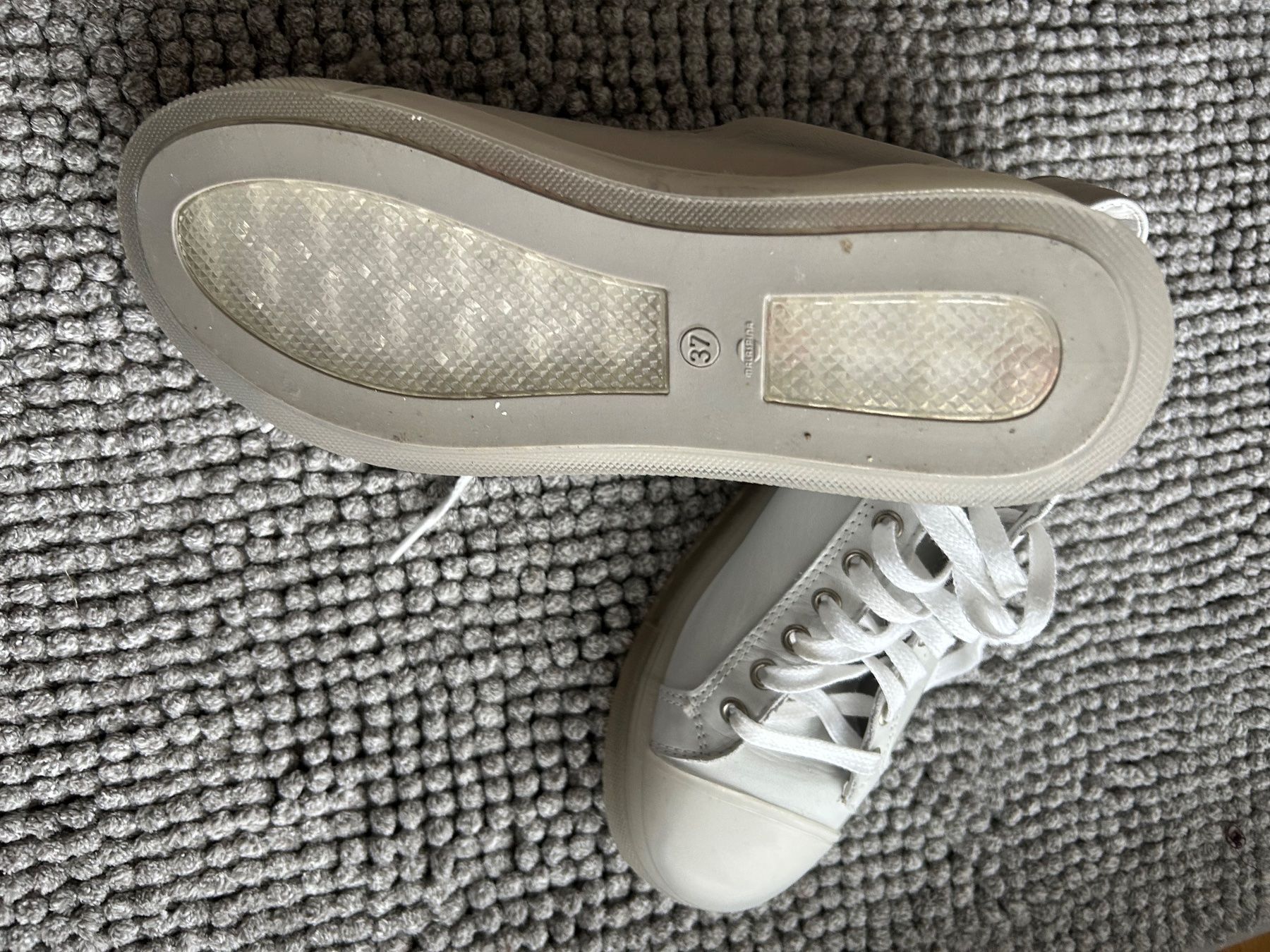 Cinque Scarpe da donna: Cinque Sneakers Gr. 37, neu – Nuovo (secondo la descrizione) da Feuerthalen venduto da Anna_Swift 1