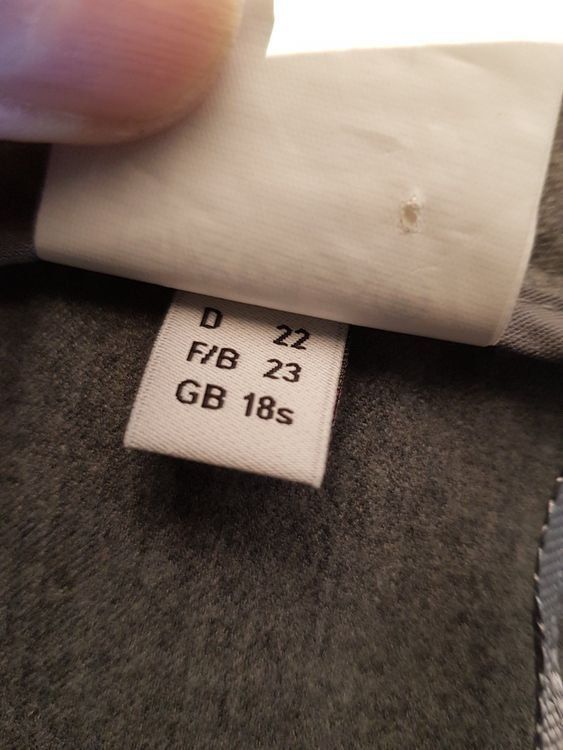 Madeleine Pantaloni: Madelaine pantalon T 44 – Usato da Tolochenaz venduto da nieeva 2