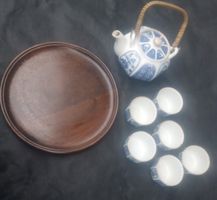 Japanisches Tee-Service Set, Teekanne & 6 Tassen, Holztablar
