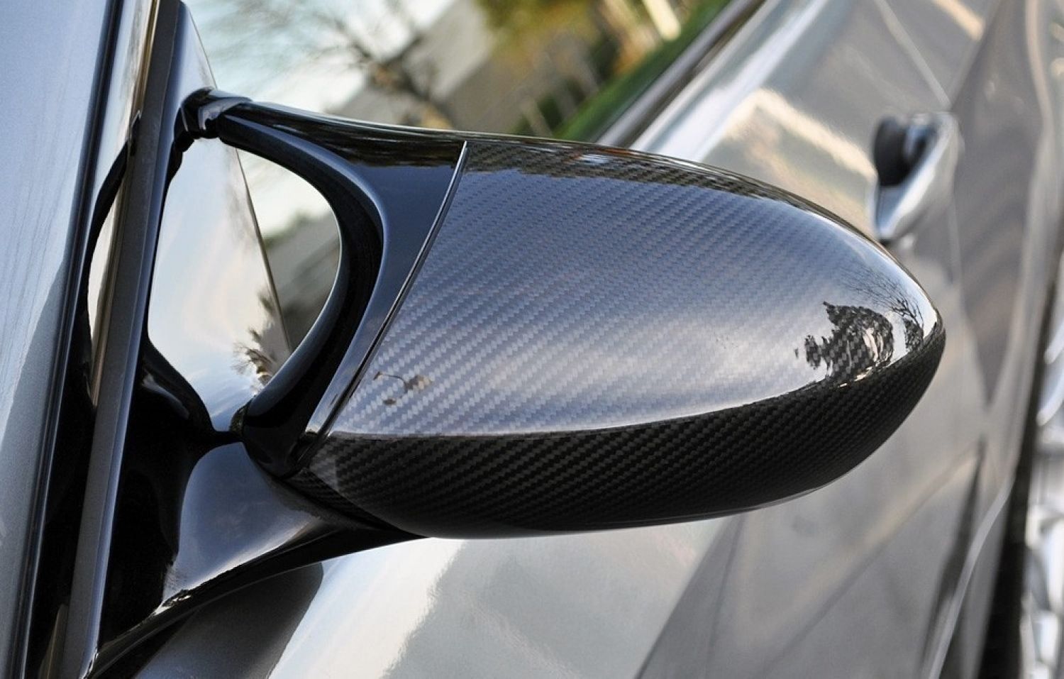 Tutti pezzi di ricambio auto: BMW E80-E93 M Carbon Look Spiegelkappen – Nuovo e nell'imballaggio originale da Volketswil venduto da Willis-Autoteile 5