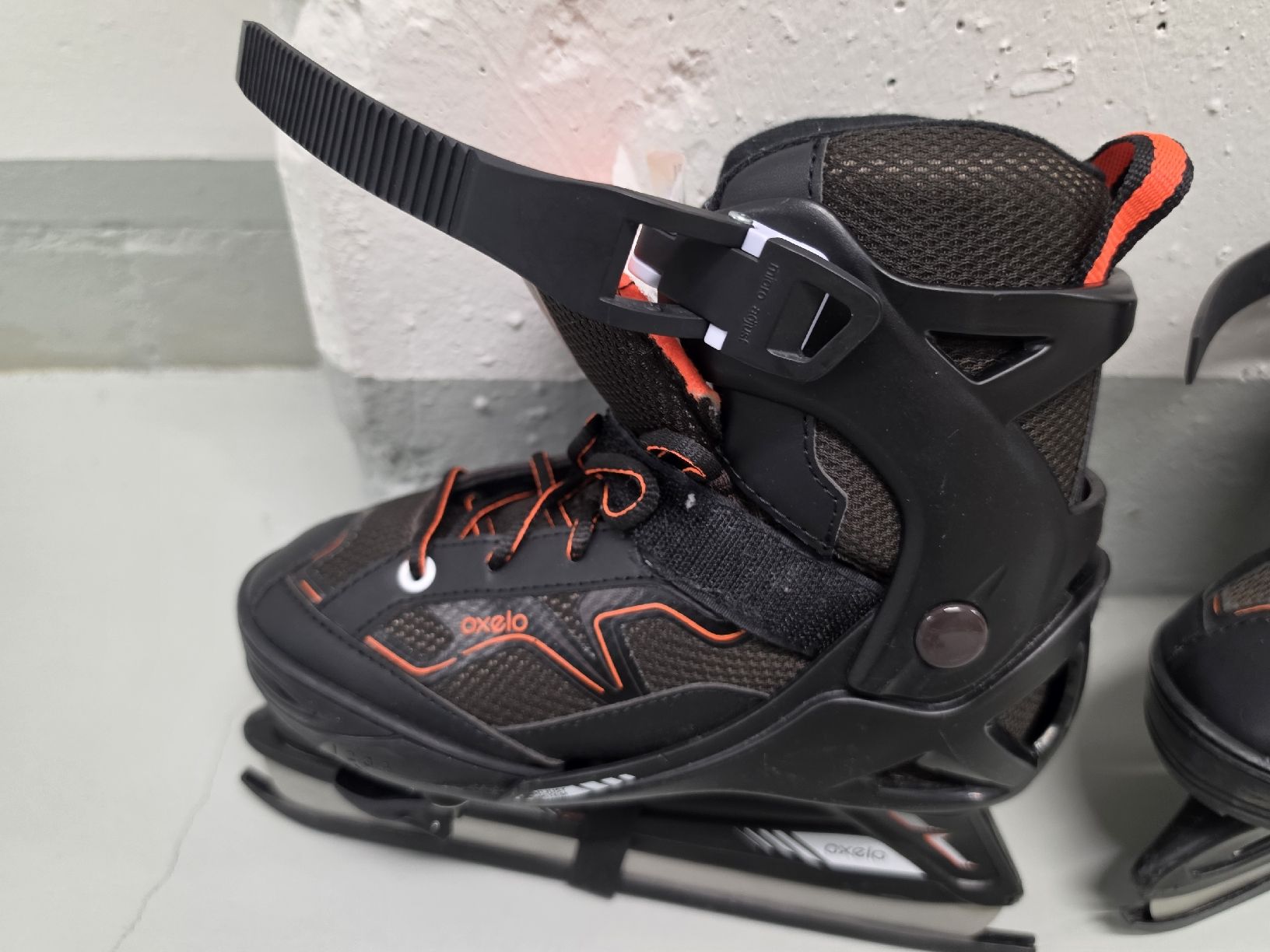 Oxelo Patins à glace: Scarponi da sci con lame 32-34 – D'occasion à Winterthur par riccardo2014 1