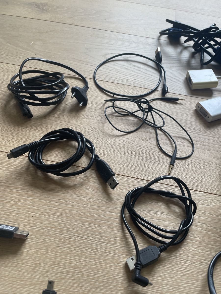 Kabel: Grosses Kabel- und Adapter-Set, diverse Anschluesse! – Gebraucht aus Zürich von ape_gb8z 1