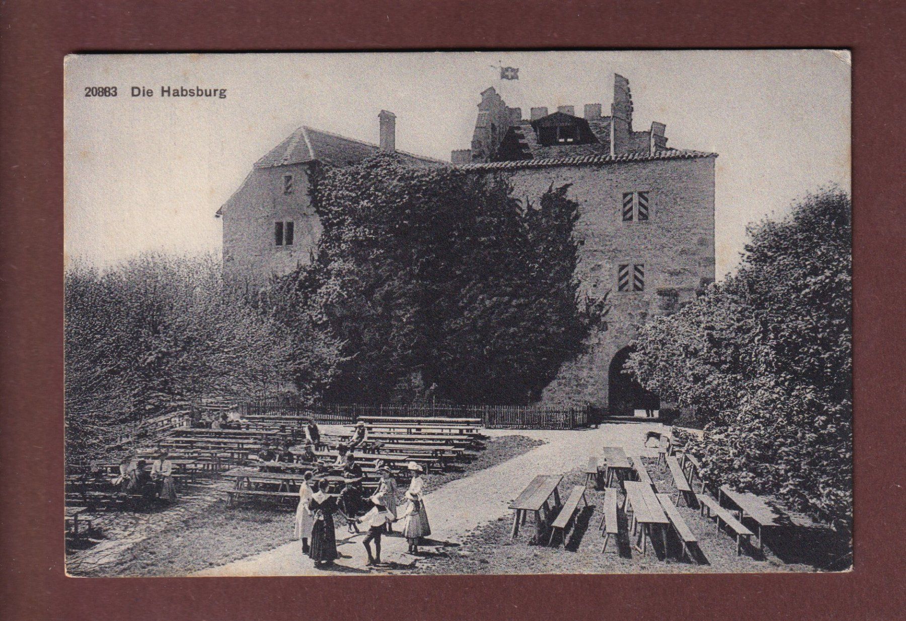 Cartoline postali: Schloss HABSBURG - Leute – Usato da Pully venduto da nicecards-shop