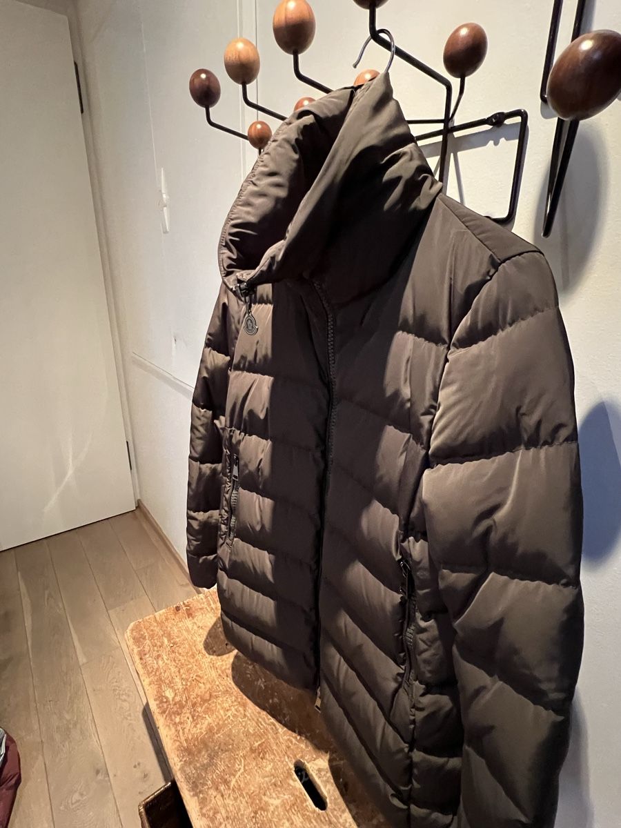 Moncler Giacche: Moncler Daunenjacke dunkelgrün – Usato da Uitikon Waldegg venduto da chrigi.ruch 3
