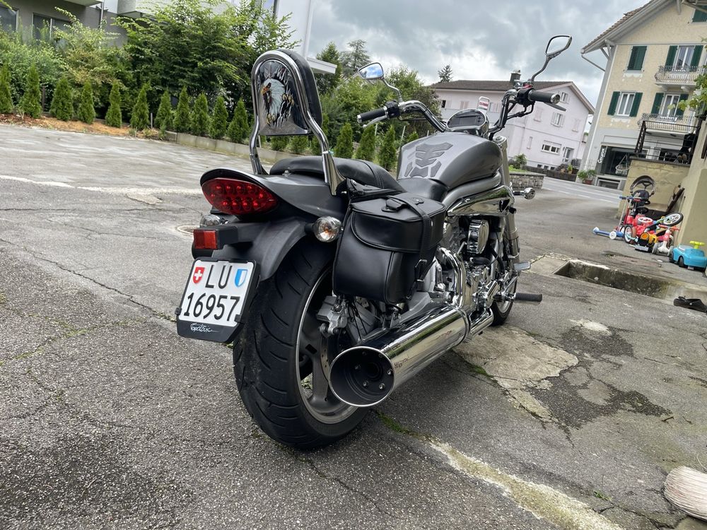 Hyosung GV650 Aquila 4