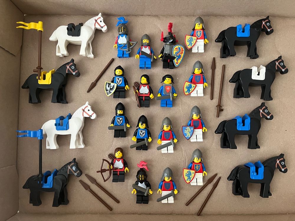 Lego Castle Figuren Ritter Einzelteile Kingdom Pferde (Gebraucht) in ...