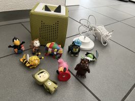 Toniebox audio verde con 8 statuine incluse usato