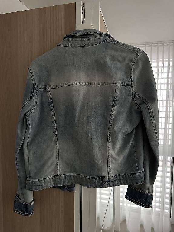 Giacche: Jeansjacke Tom Tailor – Usato da Waltenschwil venduto da shelly_m 1