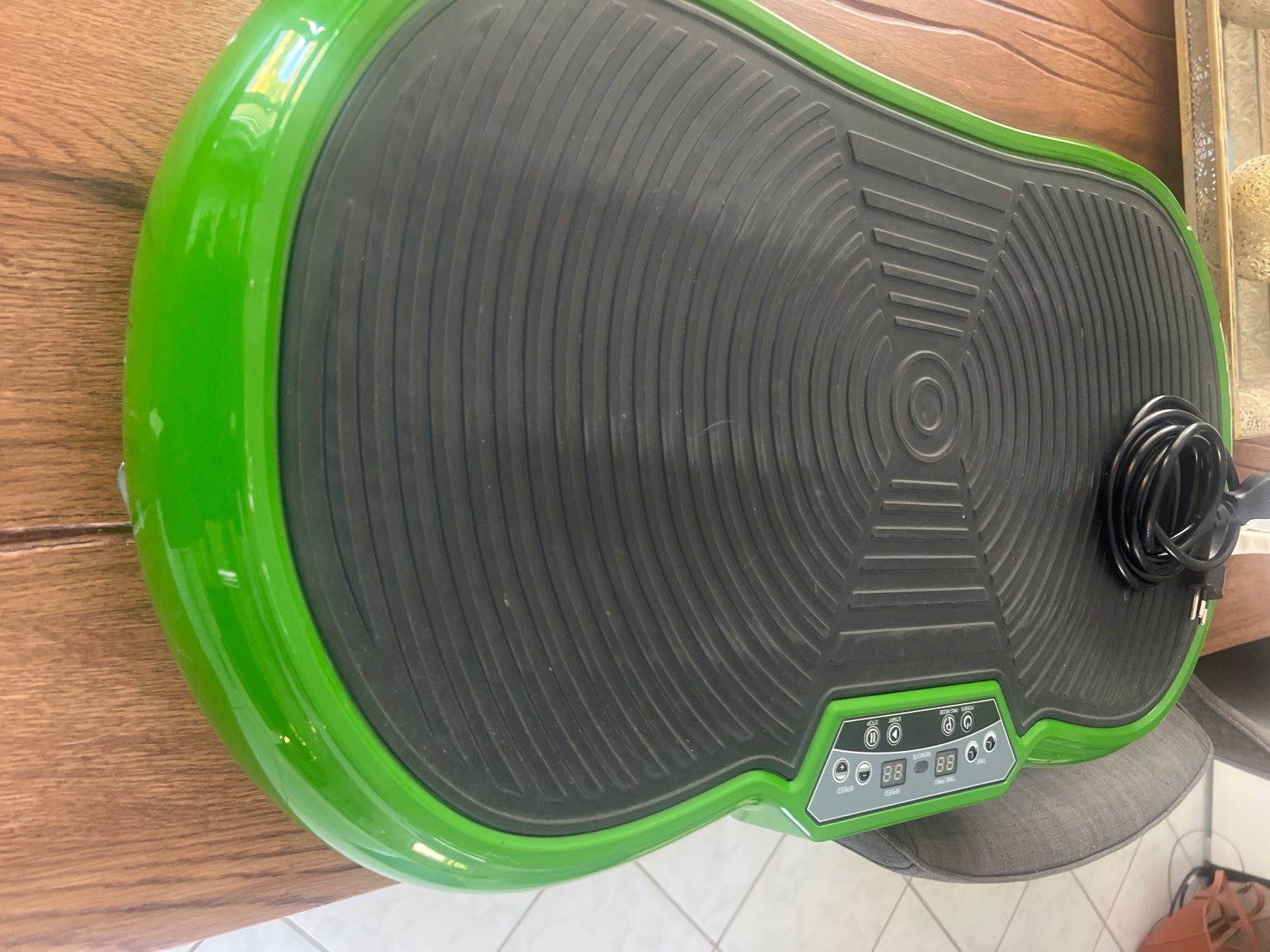 Vélos d'appartement: Vibrationsplatte JF-CFM15 – D'occasion à Basel par Cethat 1