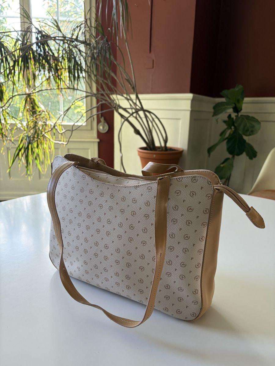 Sacs femmes: Schultertasche Pollini Monogramm - Gute Zusta – D'occasion à Zürich par manueldnl