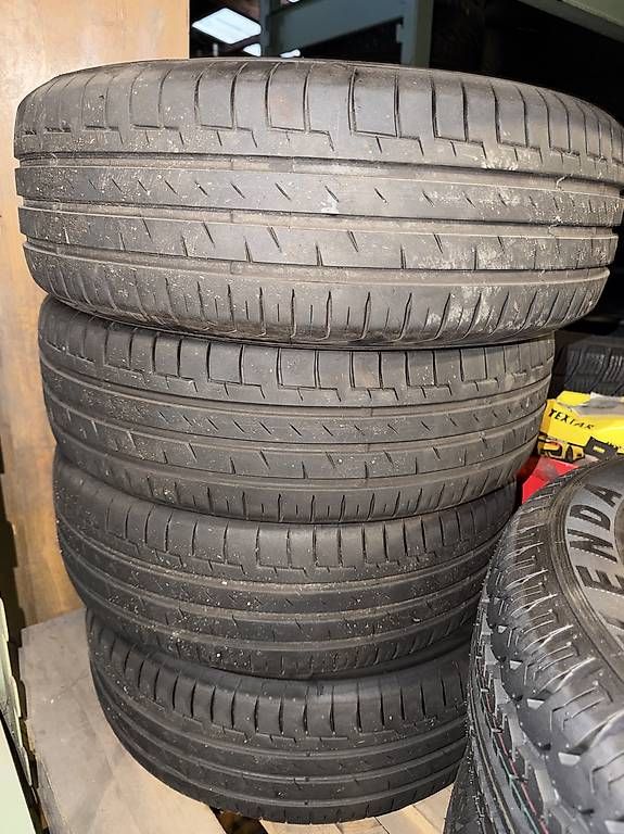Continental Pneumatici & Ruote complete: 195/65 R15 H Continental – Usato da Bazenheid venduto da jan_m9j9 1