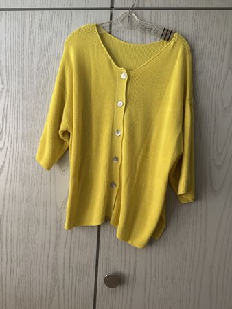 Jacke und Pullover in einem von Mia Mei