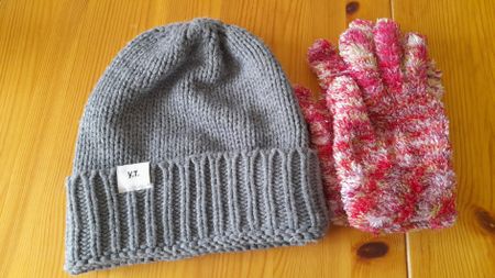 Winterkappe und Fingerhandschuhe