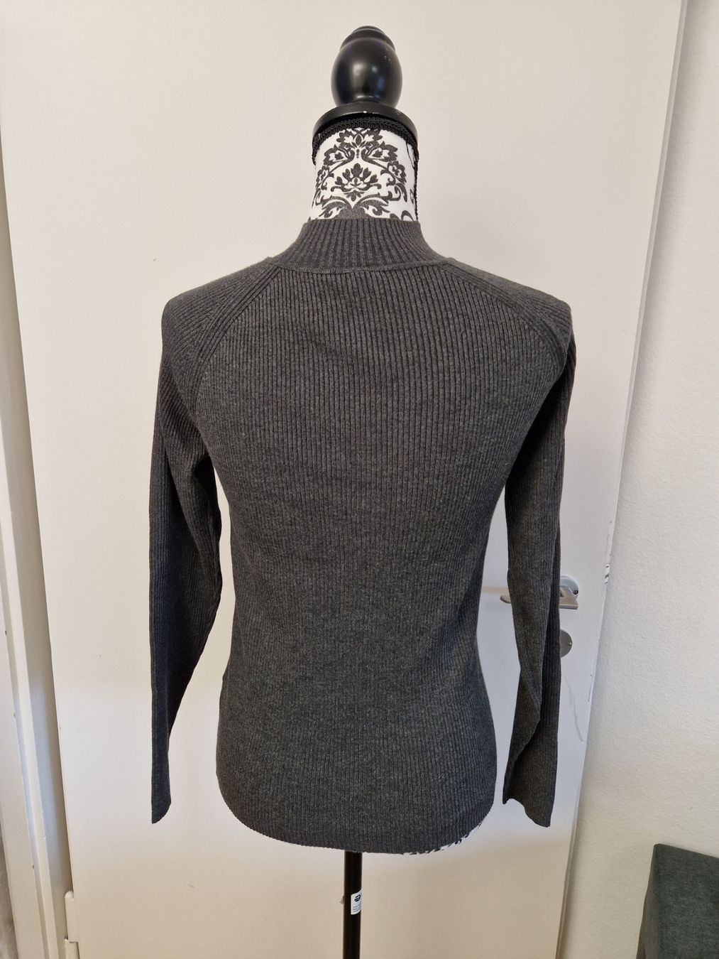 Maglioni & Felpe: 3 x Elegante Damenpullover, gerippt, mit Knöpfen Gr.M – Nuovo (secondo la descrizione) da Glattbrugg venduto da mas_75t2 3