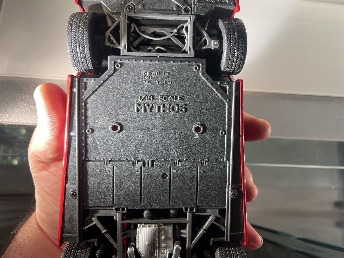 Revell Modellini d'auto: Ferrari Mythos Modellauto 1:18, Revell – Usato da Siebnen venduto da speedy63 7