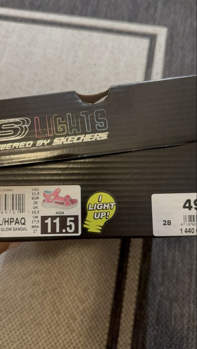 Chaussures filles: Neue Sketchers Sandalen – Neuf avec emballage d'origine à Oberuzwil par SaMa1986 3