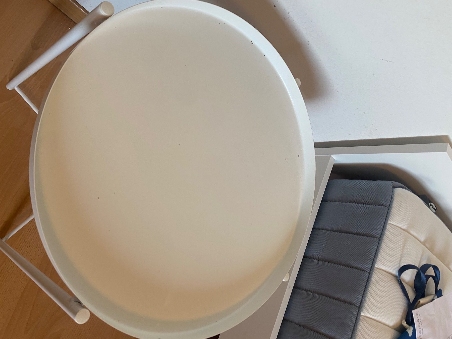 Ikea Nachttische: Beistell tisch Ikea – Gebraucht aus schötz von nor_p7vs 1