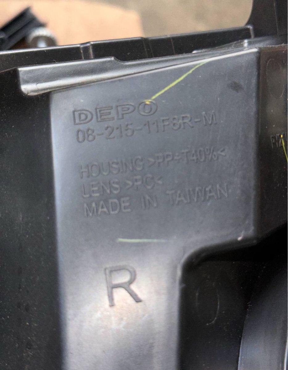 Nissan Scheinwerfer: Phare droit pour Nissan Navara – Neu und originalverpackt aus fribourg von Nikita.0762813663 3
