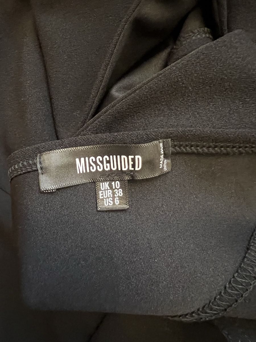Tute: Missguided Neckholder Jumpsuit Gr. 38 – Usato da Zürich venduto da vallup_9 2