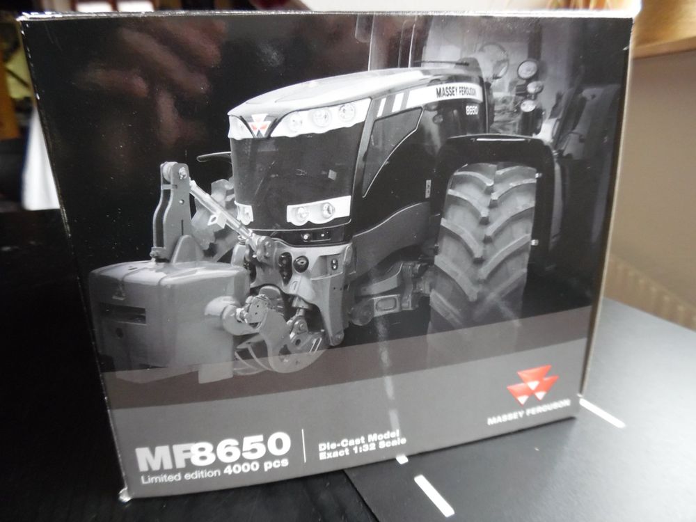Massey Ferguson 8650 Traktor Black Ed. Universal Hobbies OVP (Gebraucht ...