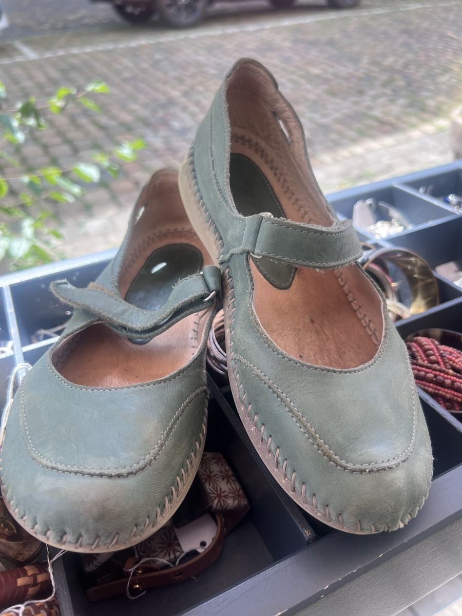 Chaussures femmes: Walk Schuhe Gr.35 Echtleder Super bequem – D'occasion à Burgdorf par puppennetz