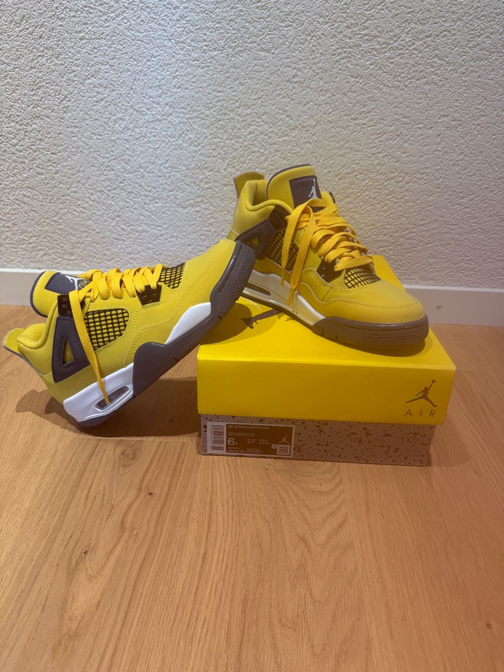Jordan Chaussures hommes: Air Jordan 4 Retro Lightning – Neuf avec emballage d'origine à Bern par Sandhya1