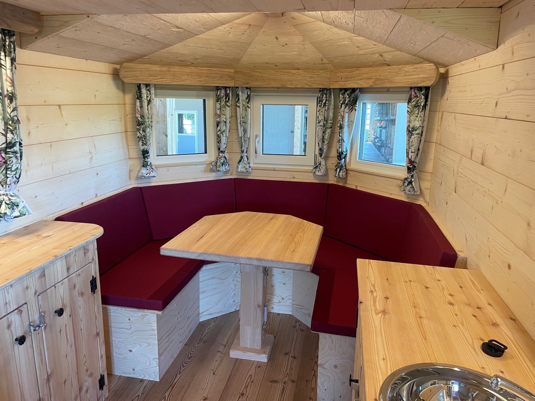 Mobilhome: Tinyhouse auf Räder – Gebraucht aus Dozwil von  3