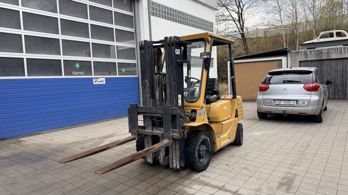 Caterpillar Carrelli elevatori e a forche: Caterpillar Gabelstapler DP25 – Usato da Bonaduz venduto da A13_Automobile 1