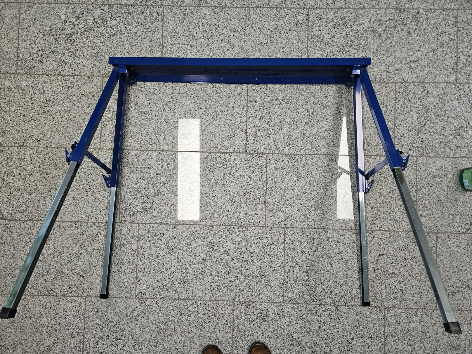 Werkbänke: Arbeitsbock aus Stahl höhenverstellbar – Neu (gemäss Beschreibung) aus Rudolfstetten von