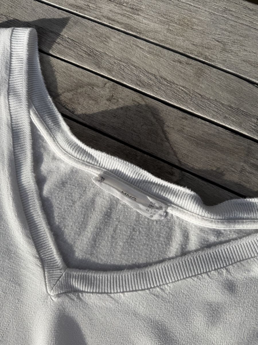 Blusen: Chemise et pull mi saison blanc  – Gebraucht aus Genève von Thelimitedshop 2